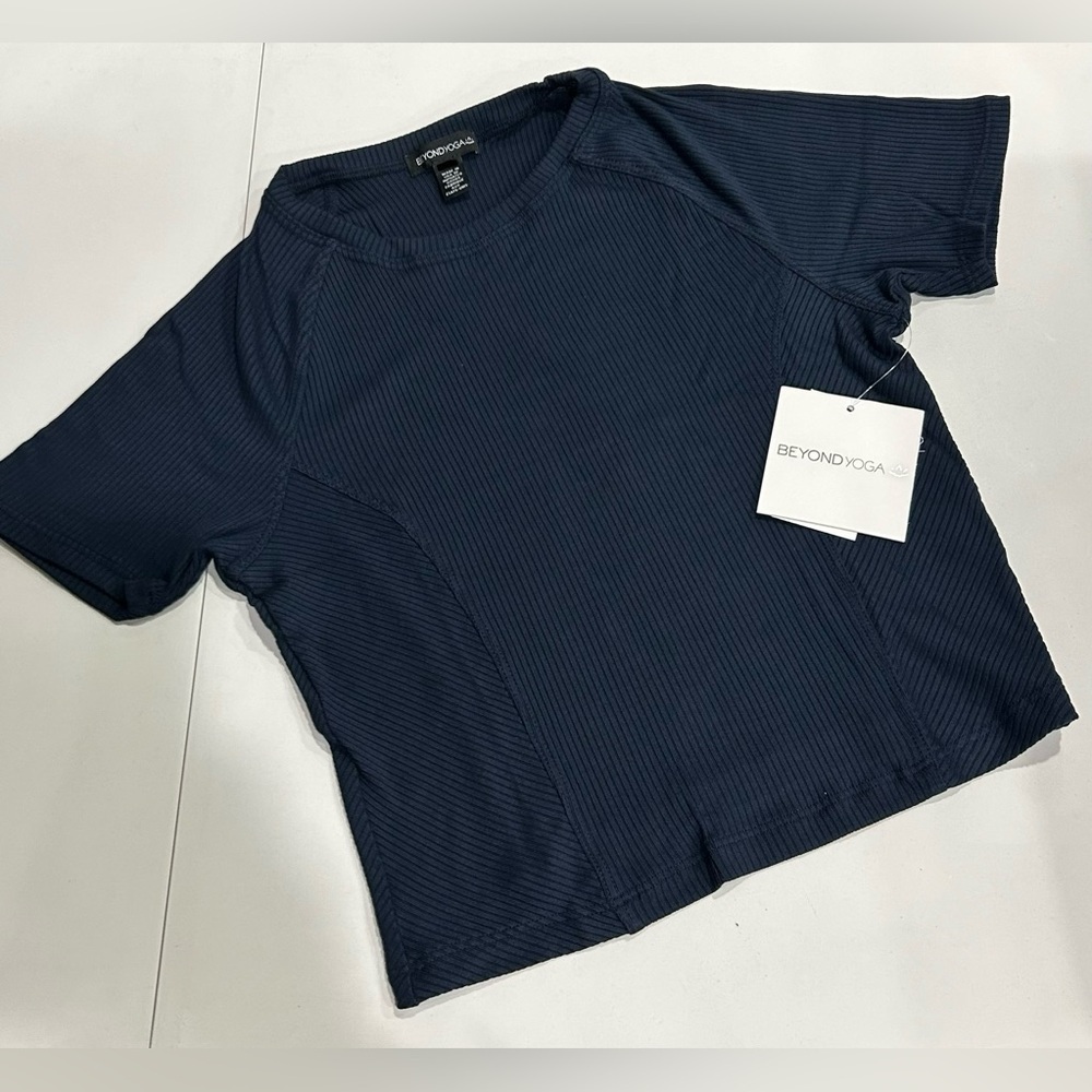 Beyond Yoga Women's Small Silhouette Cropped Tee Navy Blue NWT RIbbed Fabric
